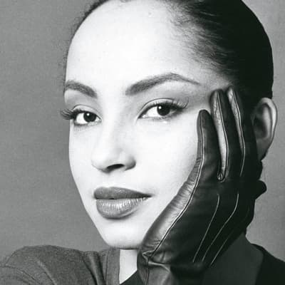 Exclusively Sade logo